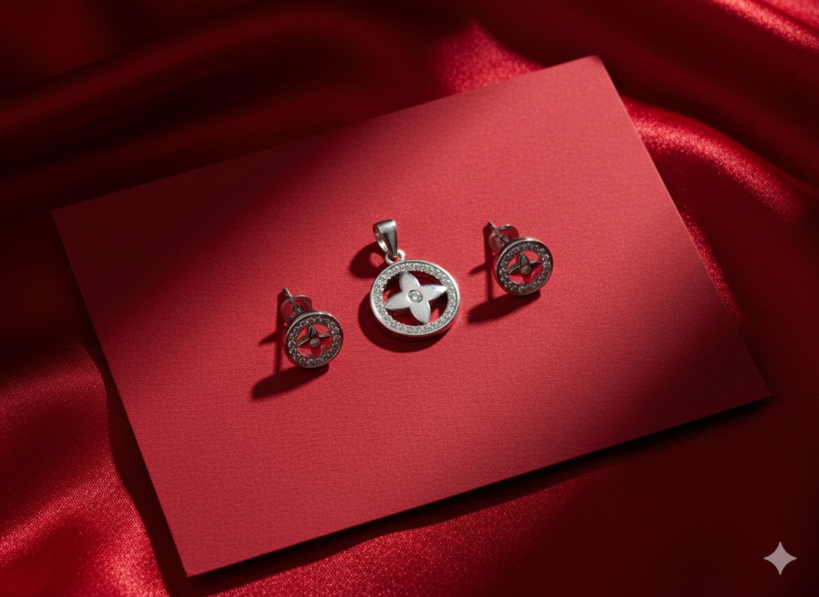 Studded plus pendant set