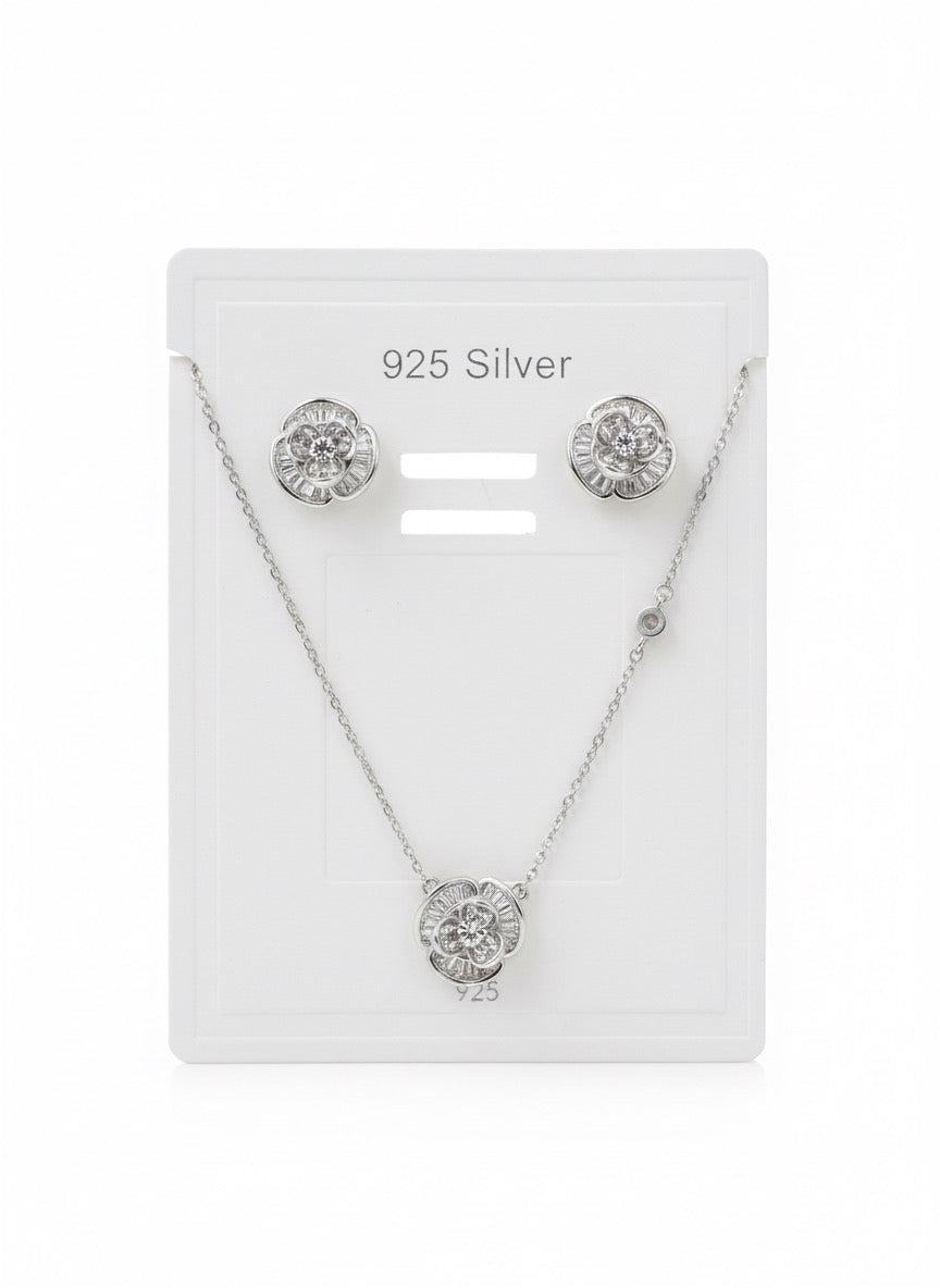 Flower baguette pendant set