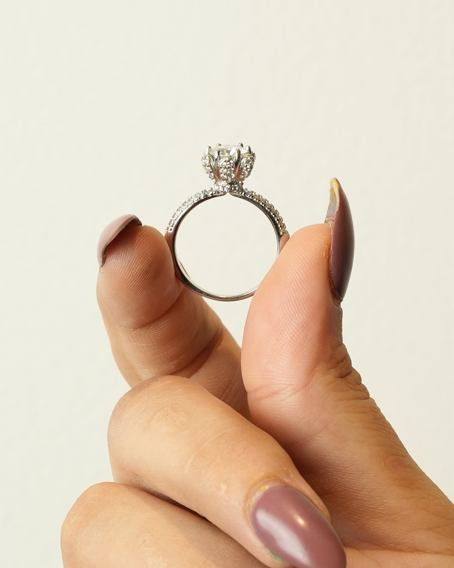 QUEEN SOLITAIRE RING