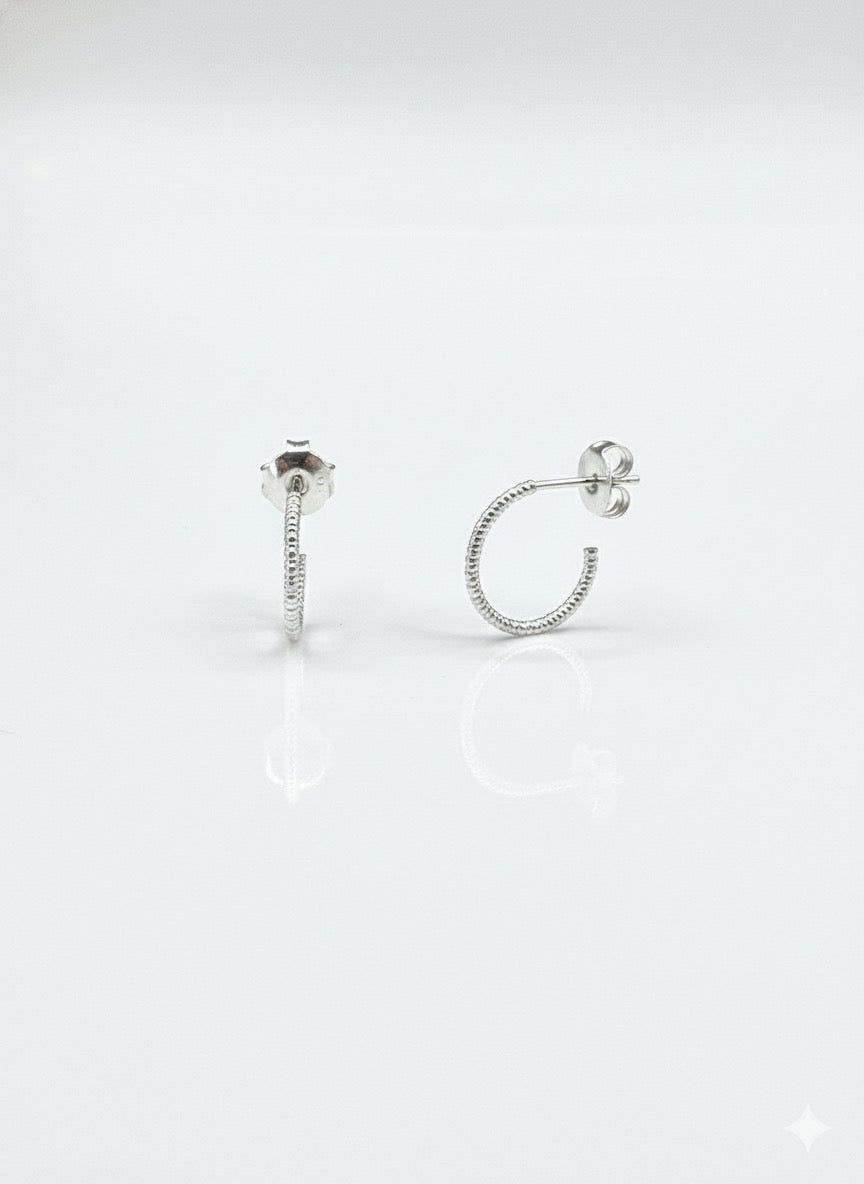 small circle knotted hoop