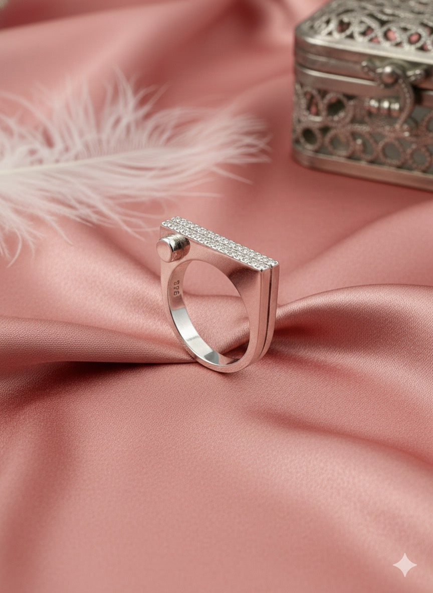 Classic square premium ring