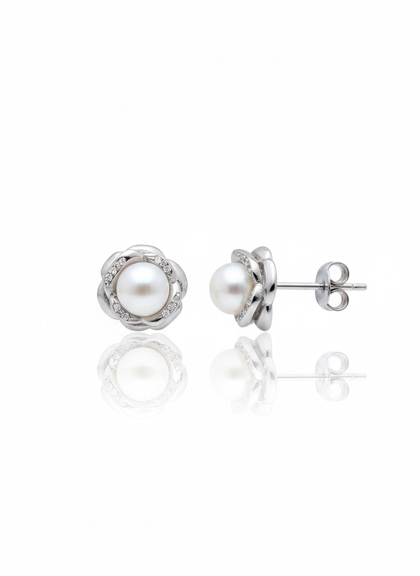 Pearl rose small studs