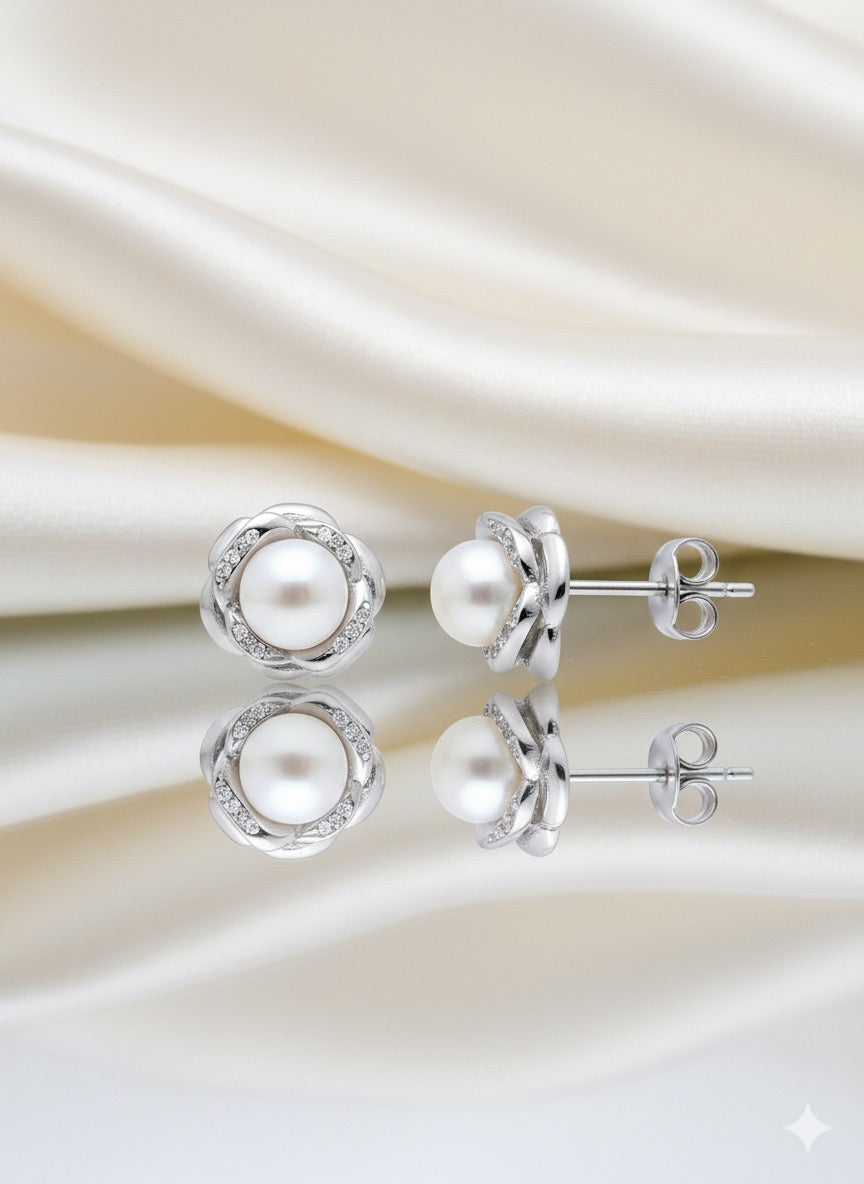 Pearl rose small studs