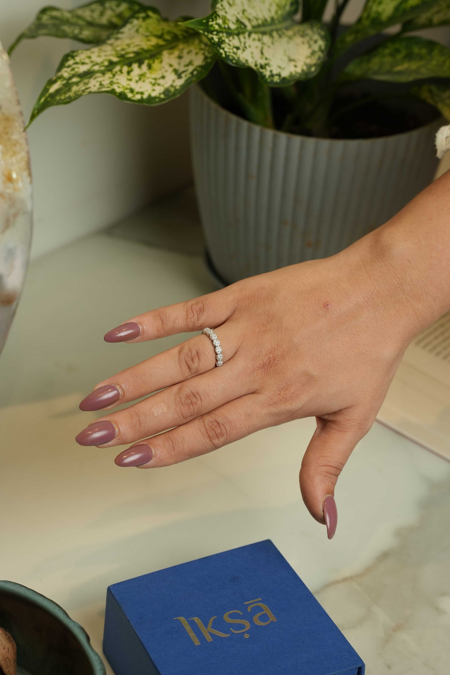 Cirlce Stone Band Ring